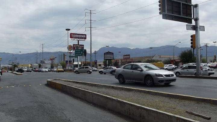 Crucero de Abasolo y Periférico antes del segundo piso 2 Crucero de Abasolo y Periférico antes del segundo piso 2