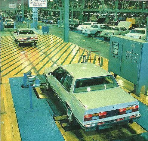 Fotografías de la General Motors en los años 80's 8 Fotografías de la General Motors en los años 80's 8