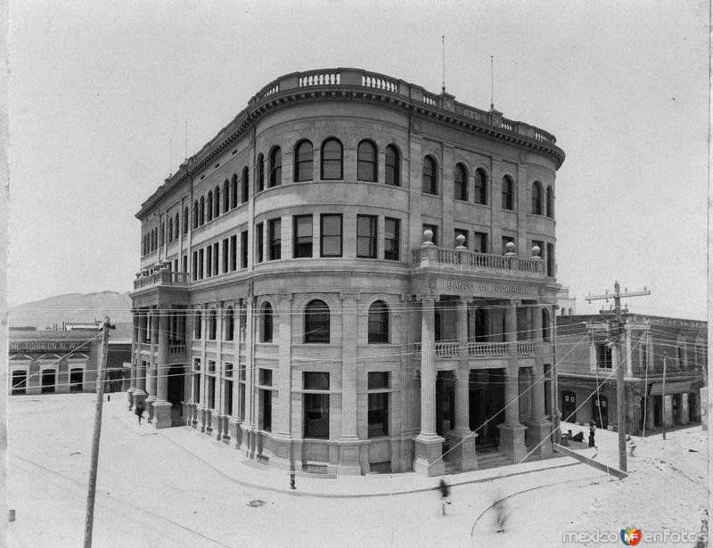 3 Fotografías de los Bancos que han funcionado en este punto de la ciudad de Saltillo 2 3 Fotografías de los Bancos que han funcionado en este punto de la ciudad de Saltillo 2
