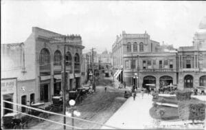 La Calle del Reventón en Saltillo Calle Allende a principios del siglo XX