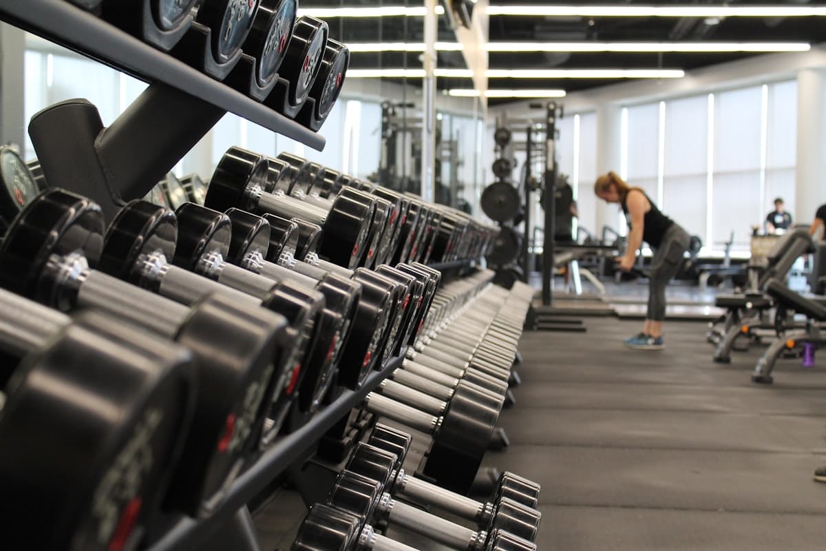 Anytime Fitness Saltillo 2026: horarios, precios y todo lo que necesitas saber 1 Área de cardio en Anytime Fitness Saltillo con caminadoras y equipo de ejercicio