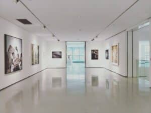 Museos en Saltillo: los 8 mejores para conocer la ciudad y su historia Interior de un museo de historia natural con exposición de piezas arqueológicas y naturales, museos en Saltillo Coahuila