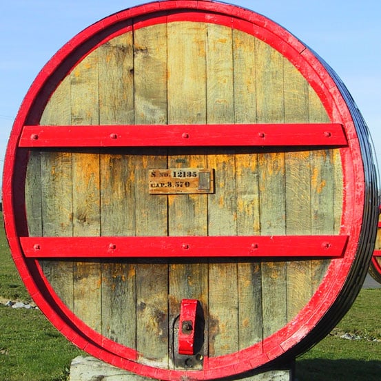 Parras de la Fuente: Guía Completa del Pueblo Mágico con la Bodega más Antigua de América (2026) 1 Vino tinto en barrica de roble — Parras de la Fuente Coahuila bodega antigua de América