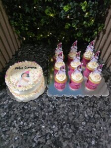 Pastel y Cupcakes para Cumpleañeros